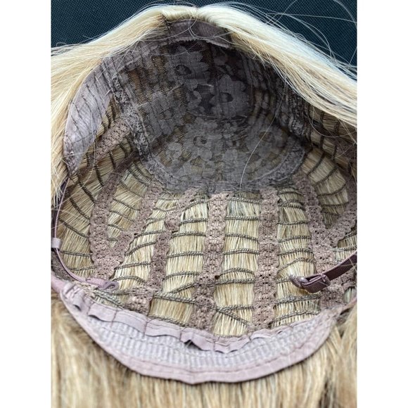 Highlighted Blonde Wavy Wig - Picture 10 of 10